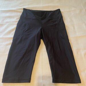 Old Navy Large Black High Waisted Powersoft Capri Leggings